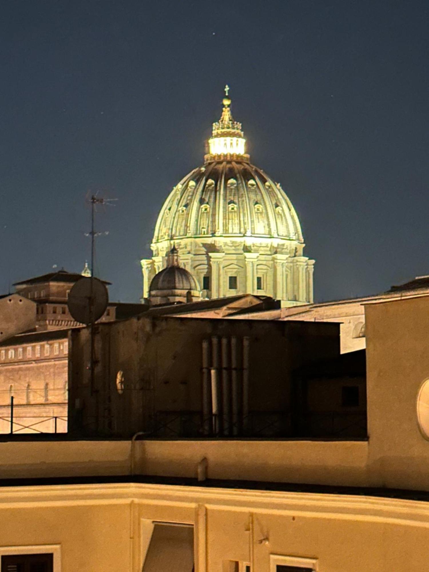 Ricettiva Risorgimento San Pietro E Musei Vaticani Roma Exterior foto